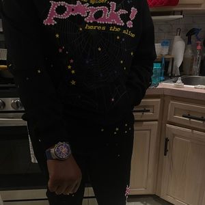 Meet your Posher, Auri